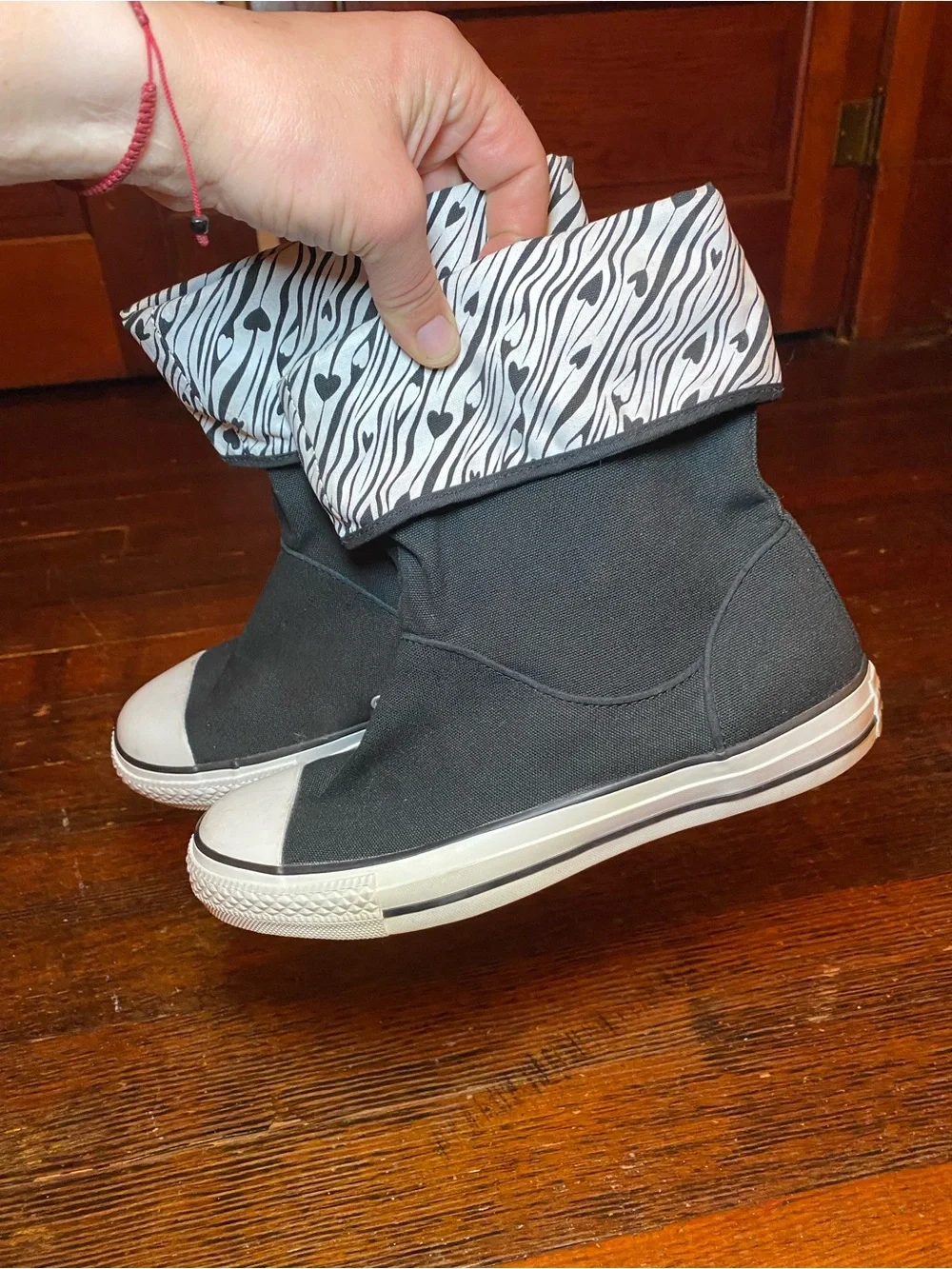 Converse stylish black